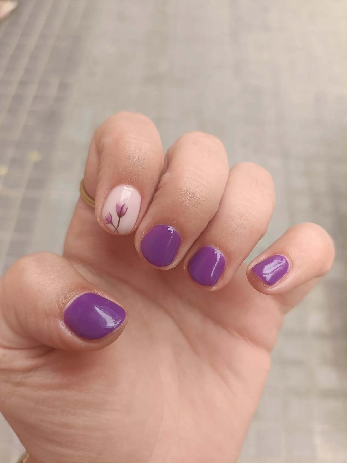 Violeta con flor difuminada a mano